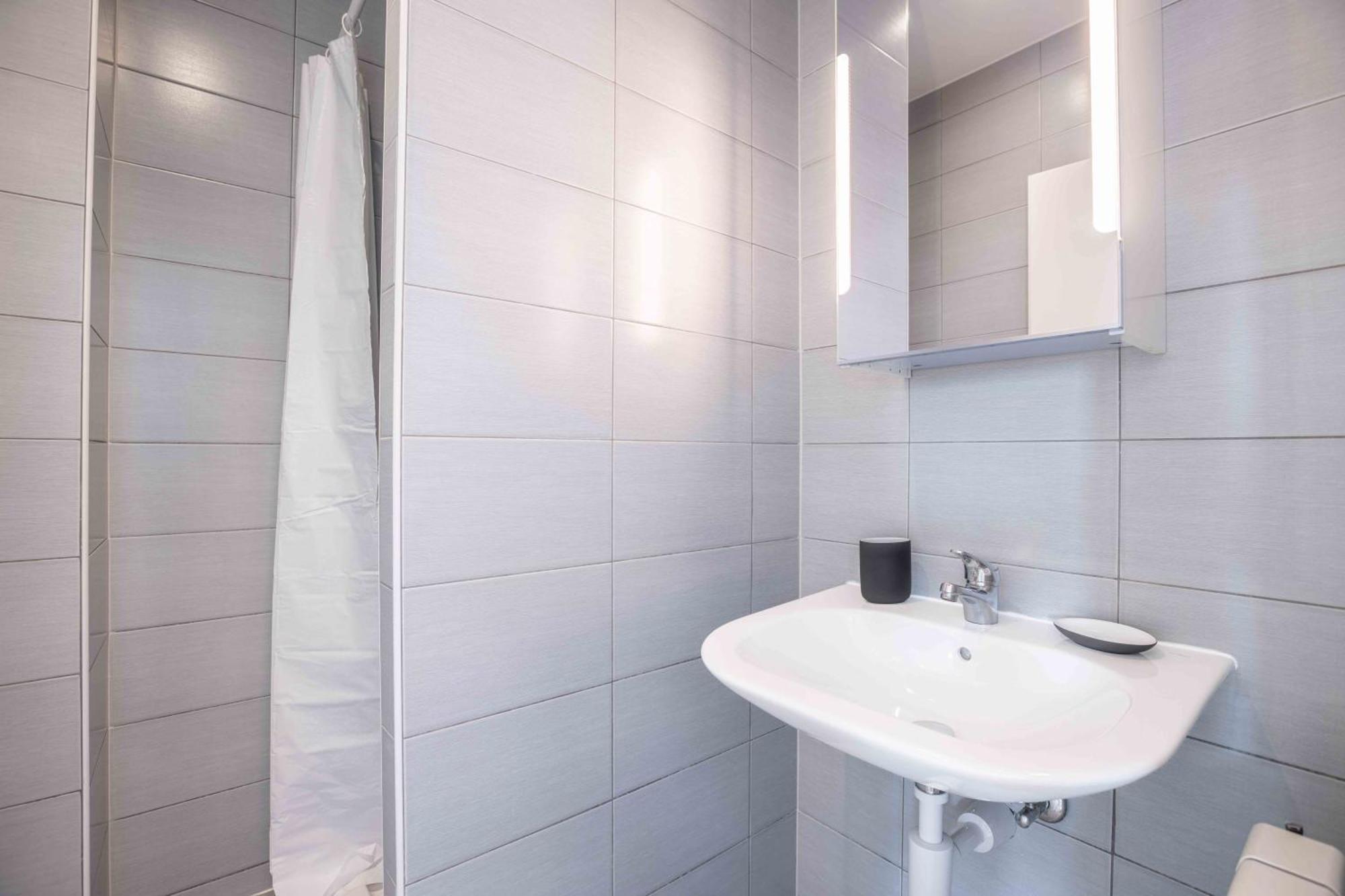Saint Laurent 33-35 By Homenhancement Lausanne Exteriör bild